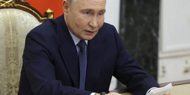 Putin anuncia tregua de tres días en guerra contra Ucrania