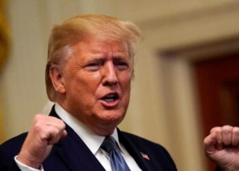 Trump acuerda aliviar aranceles a vehículos importados