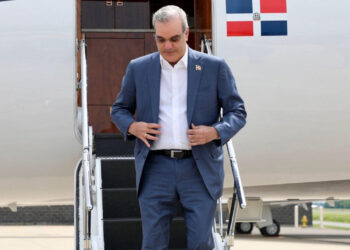 Abinader llega a Washington para reunión y premio de liderazgo