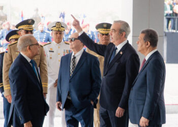 Abinader y expresidentes pactan política común ante crisis en Haití