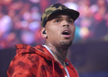 Acusan a músico y a Chris Brown por asalto en club de Londres