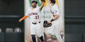 Altuve da dos jonrones y Peña alcanza 500 hits en triunfo de Astros sobre Marineros