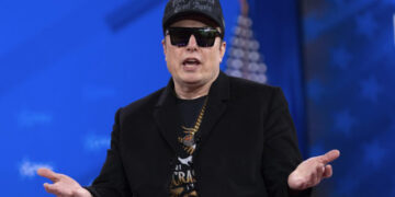 Elon Musk ataca a The New York Times por reportaje sobre supuesto consumo de drogas