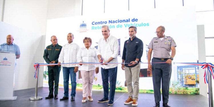 Gobierno inaugura Cenarve en Pedro Brand con áreas pendientes