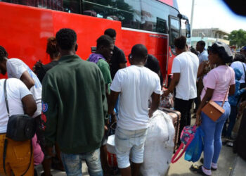 Haití organiza retorno de 600 migrantes e investiga maltrato a niños