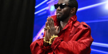 Juez rechaza acusación de racismo en caso contra Diddy