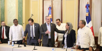 Luis Abinader agradece a forenses por tragedia del Jet Set