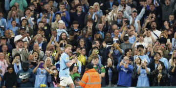 Manchester City gana en la despedida de De Bruyne y roza la Champions