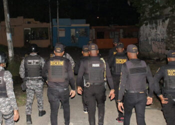 Policía rescata mujer secuestrada en Herrera; dos captores muertos