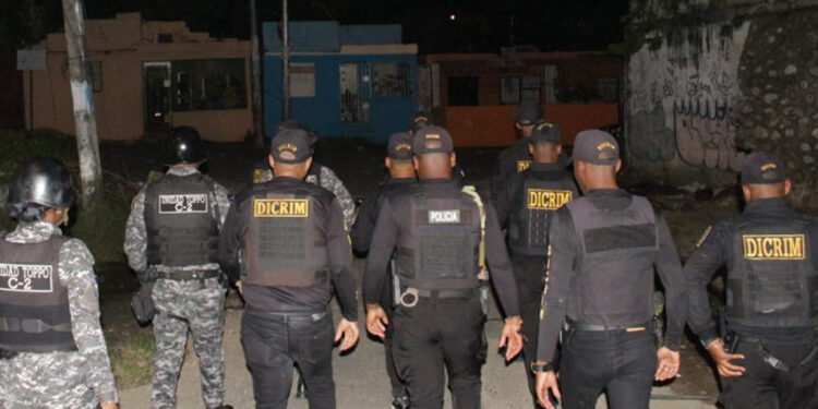 Policía rescata mujer secuestrada en Herrera; dos captores muertos