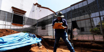 Registran hallazgos arqueológicos en iglesia de Ciudad Colonial