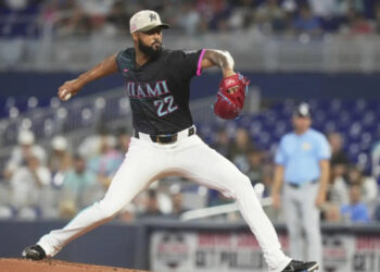 Sandy Alcántara suma sexta derrota seguida ante Tampa Bay