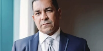 Tribunal envía a juicio a Emmanuel Rivera y red acusada de estafa inmobiliaria por RD$700 millones
