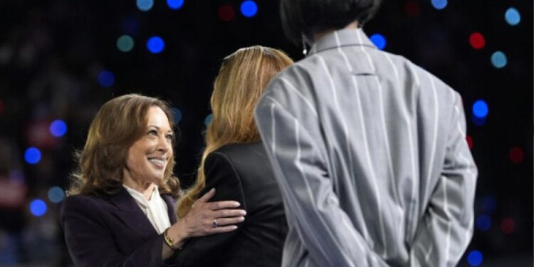 Trump pide investigar a Beyoncé, Springsteen y otros artistas por apoyar a Kamala Harris