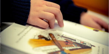 El bilingüismo temprano ayuda a prevenir problemas de lectura