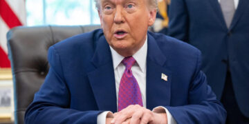 Trump afirma que Irán pidió reunión en EE. UU., pero Teherán lo desmiente