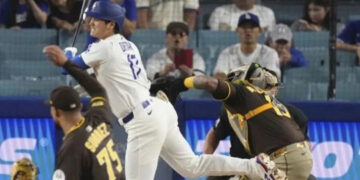 Suspenden a Robert Suárez por tres juegos luego de golpear a Shohei Ohtani