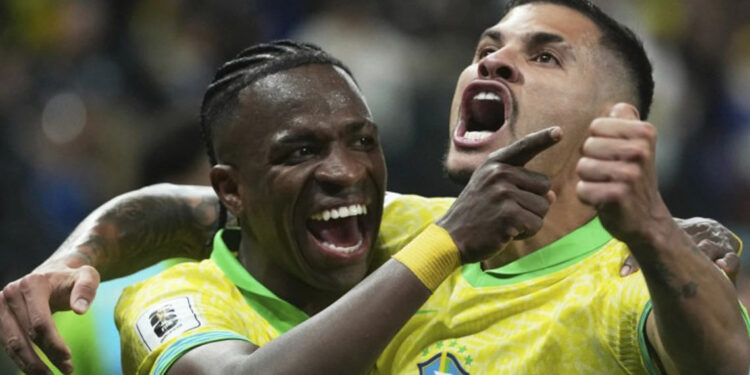 Brasil y Ecuador aseguran cupo al Mundial; Argentina empata con Colombia