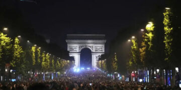 Celebración del PSG deja dos muertos y un policía en coma en Francia