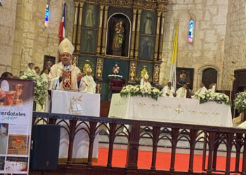 Celebran bodas de plata 18 sacerdotes católicos