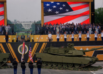 Desfile militar de Trump divide a EE.UU. entre exhibición de poder y protestas