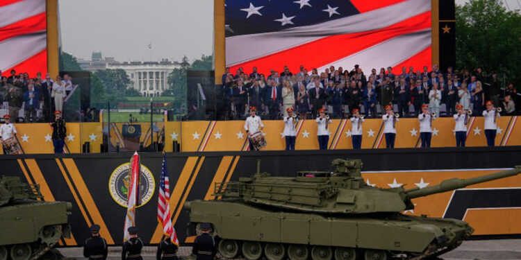 Desfile militar de Trump divide a EE.UU. entre exhibición de poder y protestas