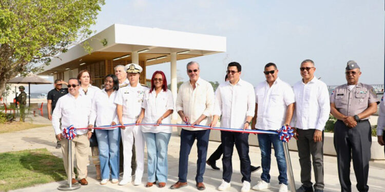 Inauguran malecón de Samaná con inversión de RD$553 millones