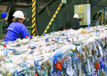 Industrias rechazan prohibición total del plástico y proponen soluciones sostenibles
