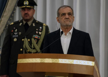 Irán no cesará actividades nucleares, afirma su presidente