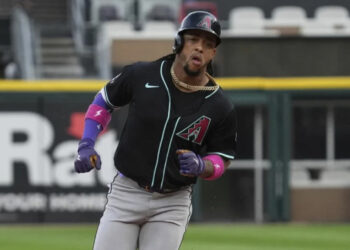 MLB veta a aficionado por insulto hacia Ketel Marte