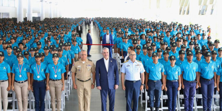 Más de 5,000 jóvenes se gradúan del Servicio Militar Voluntario