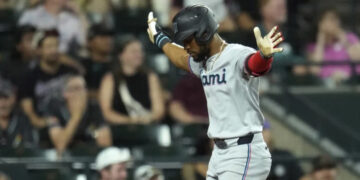 Otto López lidera triunfo de Marlins con jonrón y 3 impulsadas