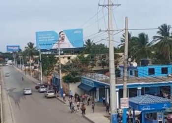 Protestan en La Caleta contra desalojos y exigen titulación de terrenos