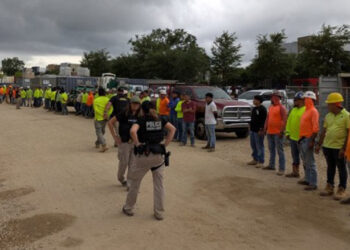Puerto Rico protesta contra redadas migratorias y defiende a comunidad dominicana