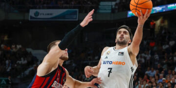 Real Madrid vence al Baskonia y sigue invicto como local