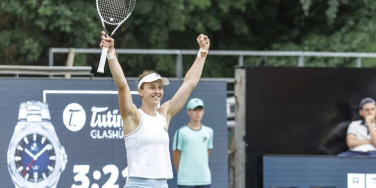 Samsonova elimina a Pegula y avanza a cuartos en Berlín