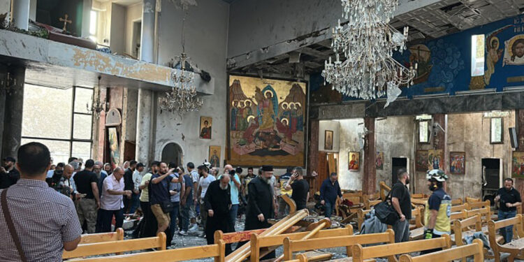 Siria eleva a 25 los muertos en atentado contra iglesia en Damasco