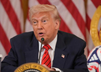Presidente Donald Trump duplicará aranceles al acero y aluminio al 50%