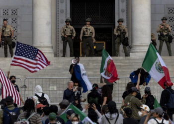 Trump ordena redadas migratorias masivas en ciudades demócratas