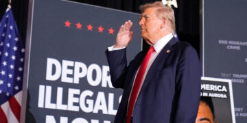 Trump rompe diálogo comercial con Canadá y critica a la UE
