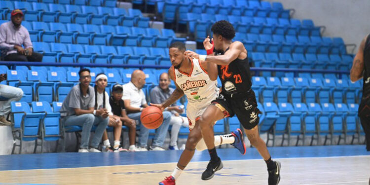 Yeison Colomé guía triunfo de Cañeros y frenan racha de Reales en la LNB