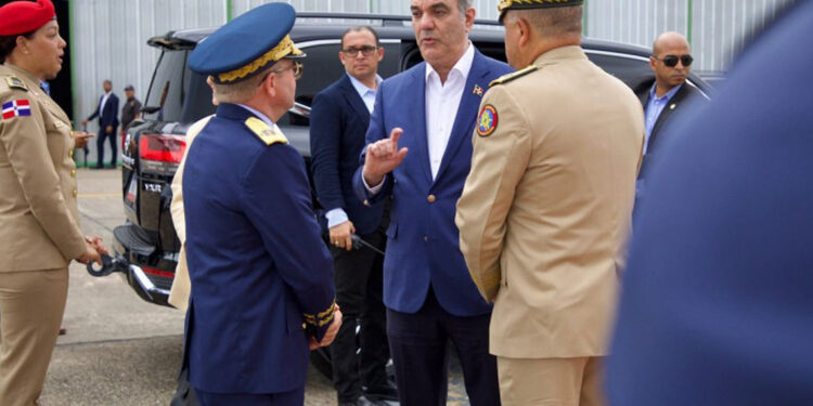 Abinader viaja a EE.UU. para foro privado con líderes empresariales
