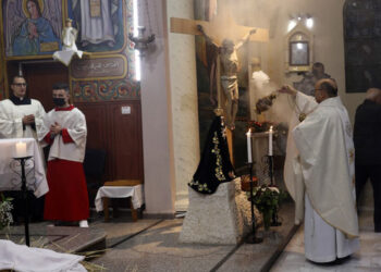 Bombardeo en iglesia católica de Gaza deja dos muertos y varios heridos
