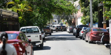 Chatarras y parqueos ilegales causan caos en Quisqueya y Km 12