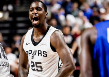David Jones brilla con 21 puntos y lidera triunfo de Spurs sobre Dallas en Liga de Verano NBA