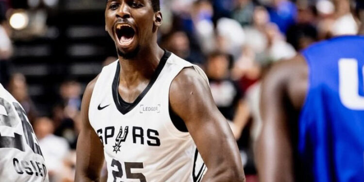 David Jones brilla con 21 puntos y lidera triunfo de Spurs sobre Dallas en Liga de Verano NBA