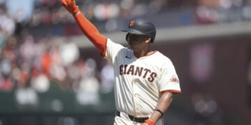 Devers debuta en primera base con Gigantes tras rechazar ese rol en Boston