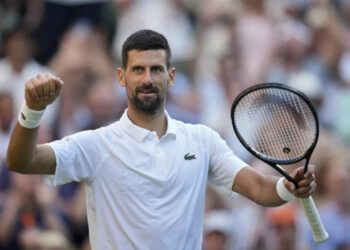 Djokovic enfrentará a Sinner en semifinales de Wimbledon tras agónica victoria