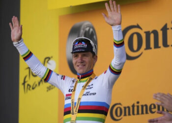 Evenepoel gana contrarreloj y Pogačar retoma el liderato en el Tour