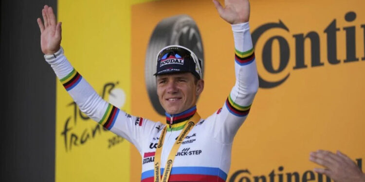 Evenepoel gana contrarreloj y Pogačar retoma el liderato en el Tour